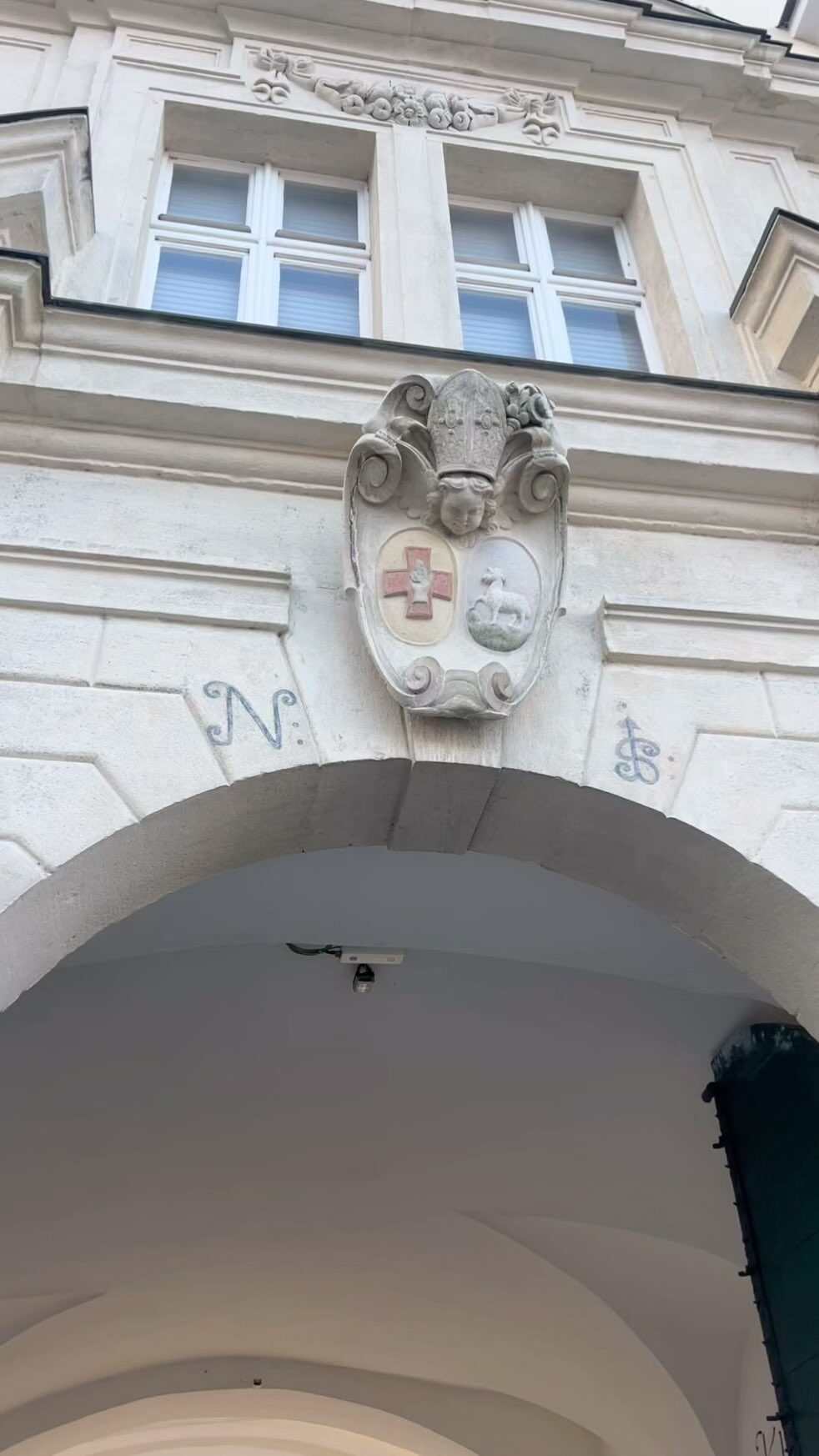 Instagram post from guide.in.vienna. This post is in position 11.